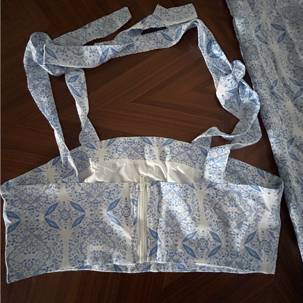 Blue and White Patterned set - Picture 2 of 7